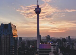 Czy można kleić miskę olejową?