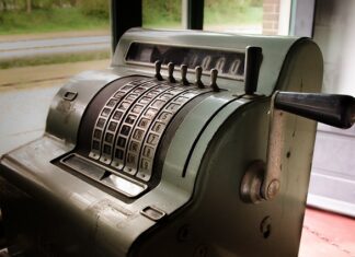 Jak sprawdzić gdzie jest wyciek oleju z silnika? Jak sprawdzić gdzie jest wyciek oleju z silnika?